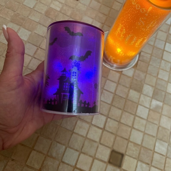 Halloween LED flickering illuminating pillar candles
Set of two - Picture 11 of 11